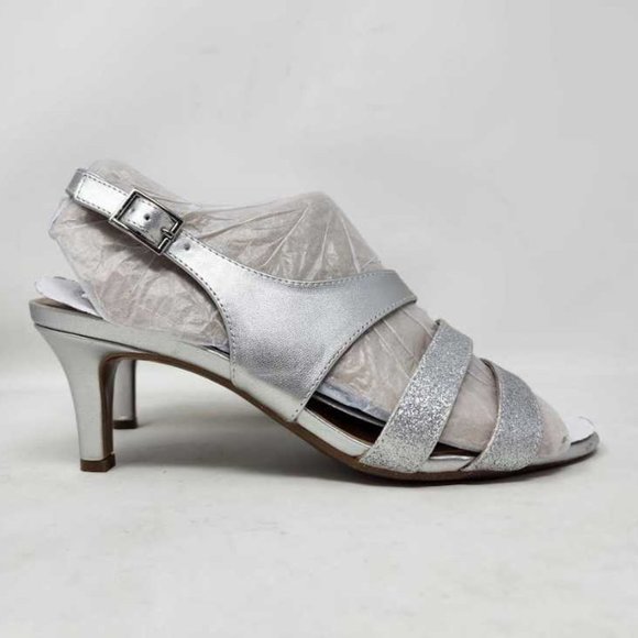 naturalizer heels silver